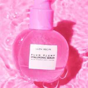 Glow Recipe
Plum Plump™ Hyaluronic Acid Hydrating Serum